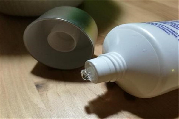 水楊酸面膜變稀是怎么回事 水楊酸面膜可以過(guò)夜嗎 水楊酸面膜變稀是怎么回事 水楊酸面膜可以過(guò)夜嗎