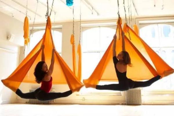 空中瑜伽的禁忌人群 空中瑜伽的注意事項 空中瑜伽的禁忌人群 空中瑜伽的注意事項