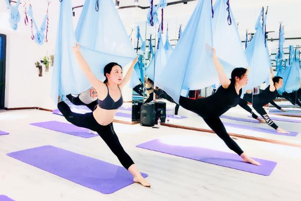 空中瑜伽會把手臂練粗嗎 空中瑜伽會不會掉下來 空中瑜伽會把手臂練粗嗎 空中瑜伽會不會掉下來