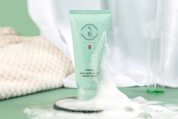 百雀羚洗面奶有什么成分 百雀羚洗面奶有什么功效 百雀羚洗面奶有什么成分 百雀羚洗面奶有什么功效