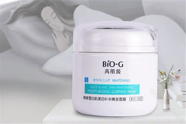 睡眠面膜需要涂很厚嗎 睡眠面膜涂上多久洗掉 睡眠面膜需要涂很厚嗎 睡眠面膜涂上多久洗掉