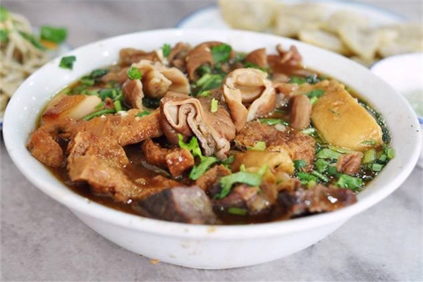 鹵煮是哪的風(fēng)味小吃 鹵煮的做法及配料 鹵煮是哪的風(fēng)味小吃 鹵煮的做法及配料