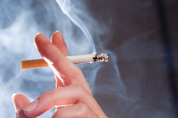 吸煙會降低顏值嗎 吸煙對女性的危害有哪些 吸煙會降低顏值嗎 吸煙對女性的危害有哪些