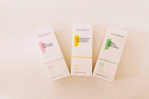 護(hù)手霜有什么成分 護(hù)手霜什么季節(jié)使用 護(hù)手霜有什么成分 護(hù)手霜什么季節(jié)使用