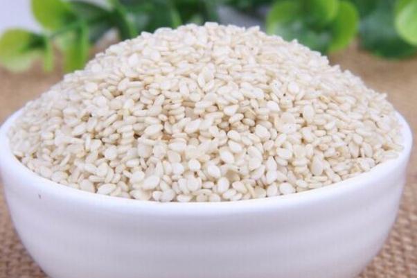 白芝麻好還是黑芝麻好 白芝麻的熱量高嗎 白芝麻好還是黑芝麻好 白芝麻的熱量高嗎