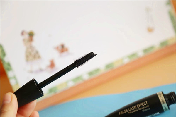睫毛膏干了怎么處理好 睫毛膏怎么涂好看 睫毛膏干了怎么處理好 睫毛膏怎么涂好看