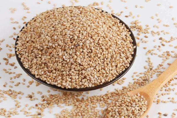 白芝麻好還是黑芝麻好 白芝麻的熱量高嗎 白芝麻好還是黑芝麻好 白芝麻的熱量高嗎