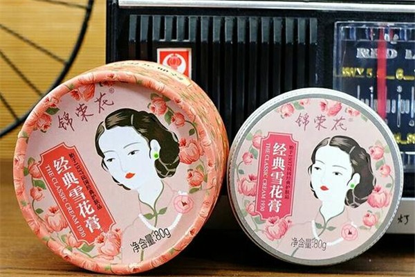 雪花膏的正確使用方法 雪花膏是面霜嗎 雪花膏的正確使用方法 雪花膏是面霜嗎