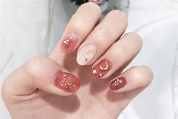 美甲底膠有點(diǎn)粘怎么辦 美甲底膠可以自然風(fēng)干嗎 美甲底膠有點(diǎn)粘怎么辦 美甲底膠可以自然風(fēng)干嗎