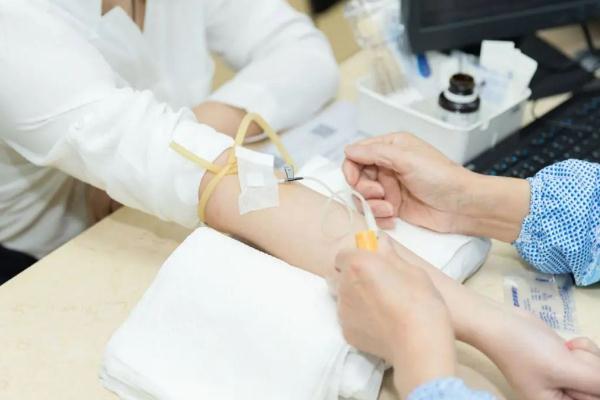 體檢抽血檢查哪些項(xiàng)目 體檢抽血需要空腹嗎 體檢抽血檢查哪些項(xiàng)目 體檢抽血需要空腹嗎