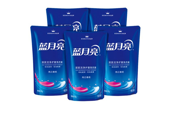 藍(lán)月亮洗衣液可以洗羽絨服嗎 藍(lán)月亮洗衣液洗的干凈嗎 藍(lán)月亮洗衣液可以洗羽絨服嗎 藍(lán)月亮洗衣液洗的干凈嗎