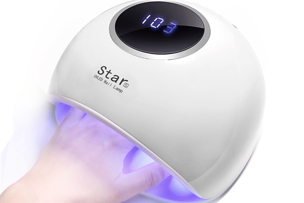 美甲燈會黑手嗎 美甲燈把手烤黑了怎么恢復 美甲燈會黑手嗎 美甲燈把手烤黑了怎么恢復