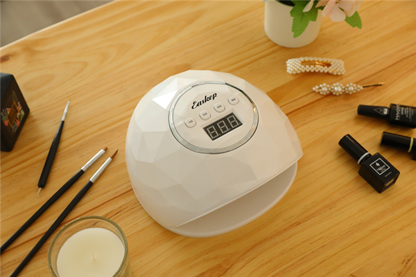 美甲燈溫度多高 美甲燈照的指甲疼 美甲燈溫度多高 美甲燈照的指甲疼