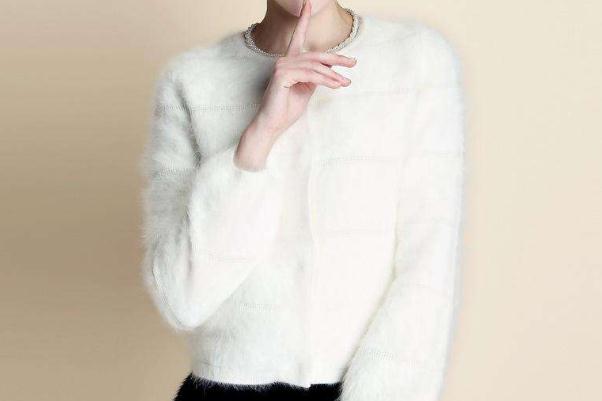 水貂絨會(huì)掉色嗎 貂絨毛衣洗褪色是正常嗎 水貂絨會(huì)掉色嗎 貂絨毛衣洗褪色是正常嗎