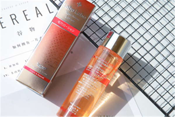 收斂水可以濕敷嗎 收斂水可以直接擦在臉上嗎 收斂水可以濕敷嗎 收斂水可以直接擦在臉上嗎