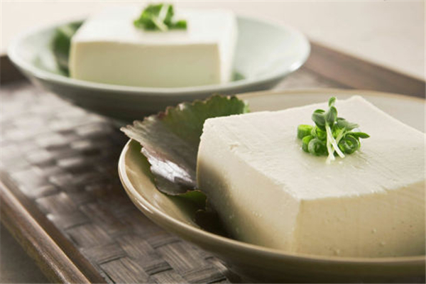 豆腐會(huì)使尿酸增高嗎 豆腐不適合什么人群吃 豆腐會(huì)使尿酸增高嗎 豆腐不適合什么人群吃