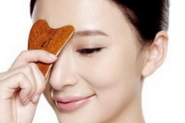 面部刮痧是從上往下還是從下往上 面部刮痧是在面膜前還是面膜后 面部刮痧是從上往下還是從下往上 面部刮痧是在面膜前還是面膜后