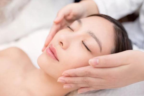 面部刮痧一周幾次比較好 自己的臉部刮痧怎么刮 面部刮痧一周幾次比較好 自己的臉部刮痧怎么刮