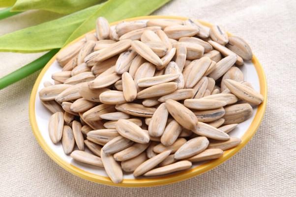 葵瓜子會(huì)脹氣嗎 葵花籽會(huì)升血糖嗎 葵瓜子會(huì)脹氣嗎 葵花籽會(huì)升血糖嗎