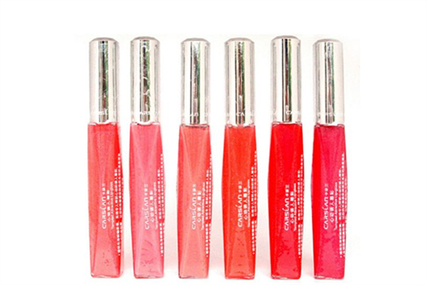 唇蜜和潤唇膏有什么樣的區(qū)別 唇蜜可以當潤唇膏用嗎 唇蜜和潤唇膏有什么樣的區(qū)別 唇蜜可以當潤唇膏用嗎