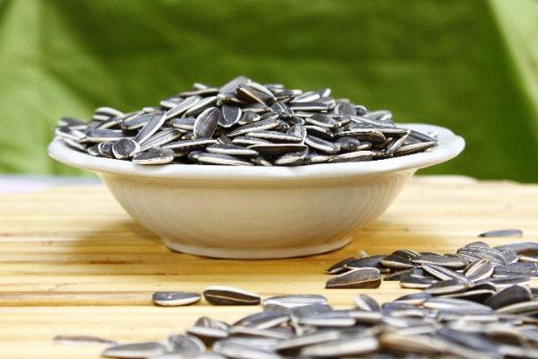 葵瓜子吃多了好不好 葵瓜子會(huì)胖嗎 葵瓜子吃多了好不好 葵瓜子會(huì)胖嗎