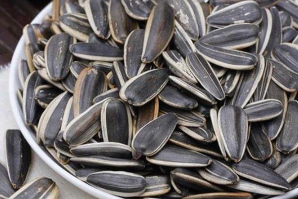 葵瓜子的營養(yǎng)成分 葵瓜子的種類 葵瓜子的營養(yǎng)成分 葵瓜子的種類