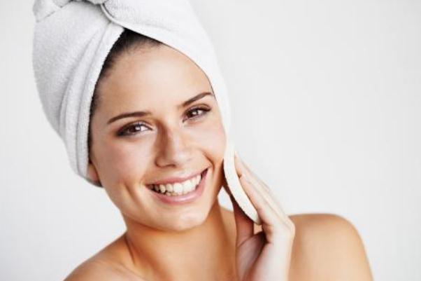 去角質(zhì)可以用在臉上嗎 去角質(zhì)可以用在身上嗎 去角質(zhì)可以用在臉上嗎 去角質(zhì)可以用在身上嗎