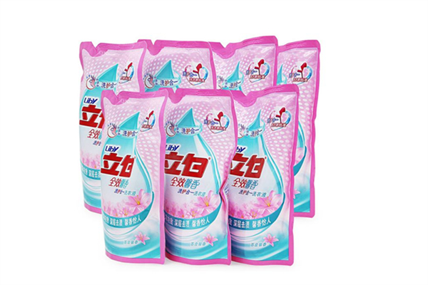 立白洗衣液會傷手嗎 立白洗衣液會讓衣服掉色嗎 立白洗衣液會傷手嗎 立白洗衣液會讓衣服掉色嗎