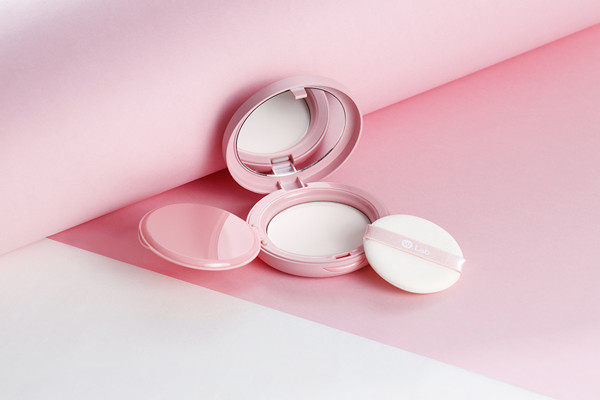 粉餅有遮瑕效果嗎 粉餅和遮瑕膏的區(qū)別 粉餅有遮瑕效果嗎 粉餅和遮瑕膏的區(qū)別