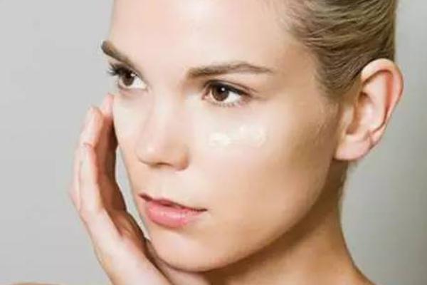 去角質(zhì)要先卸妝嗎 去角質(zhì)要多久一次 去角質(zhì)要先卸妝嗎 去角質(zhì)要多久一次