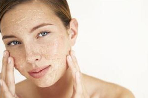 去角質(zhì)的產(chǎn)品哪款好用 去角質(zhì)對痘痘有用嗎 去角質(zhì)的產(chǎn)品哪款好用 去角質(zhì)對痘痘有用嗎