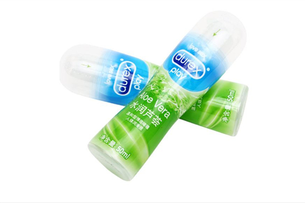 杜蕾斯?jié)櫥瑒┦撬赃€是油性 杜蕾斯?jié)櫥瑒┦褂梅椒?></a>
      <p class=