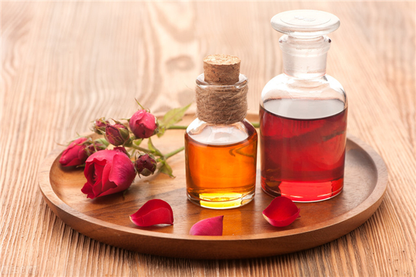 精油護(hù)膚用在哪個(gè)步驟 精油護(hù)膚真的有用嗎 精油護(hù)膚用在哪個(gè)步驟 精油護(hù)膚真的有用嗎