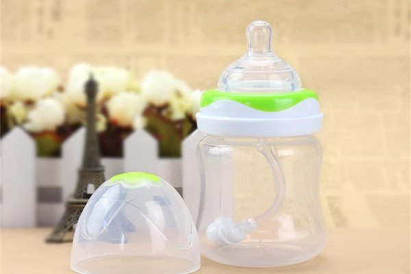 奶瓶發(fā)黃了怎么洗白 奶瓶發(fā)黃了還可以用嗎 奶瓶發(fā)黃了怎么洗白 奶瓶發(fā)黃了還可以用嗎