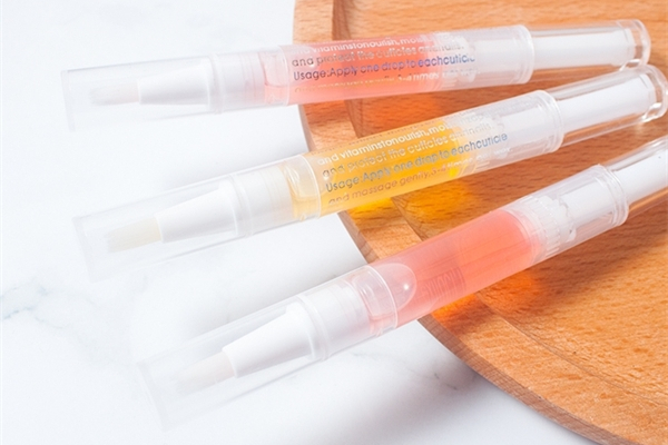 指甲營(yíng)養(yǎng)油可以經(jīng)常涂嗎 指甲營(yíng)養(yǎng)油筆使用方法 指甲營(yíng)養(yǎng)油可以經(jīng)常涂嗎 指甲營(yíng)養(yǎng)油筆使用方法