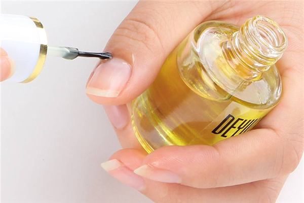 指甲營(yíng)養(yǎng)油有用嗎 指甲營(yíng)養(yǎng)油的作用 指甲營(yíng)養(yǎng)油有用嗎 指甲營(yíng)養(yǎng)油的作用
