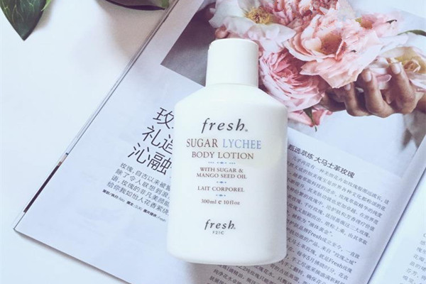 身體乳是不是涂全身 身體乳什么時(shí)候用比較好 身體乳是不是涂全身 身體乳什么時(shí)候用比較好