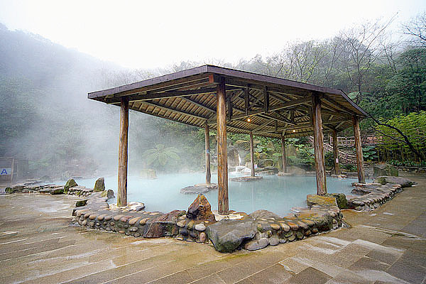 泡溫泉穿什么衣服好 感冒了可不可以泡溫泉 泡溫泉穿什么衣服好 感冒了可不可以泡溫泉