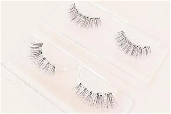 假睫毛會顯眼睛大嗎 假睫毛有什么用 假睫毛會顯眼睛大嗎 假睫毛有什么用