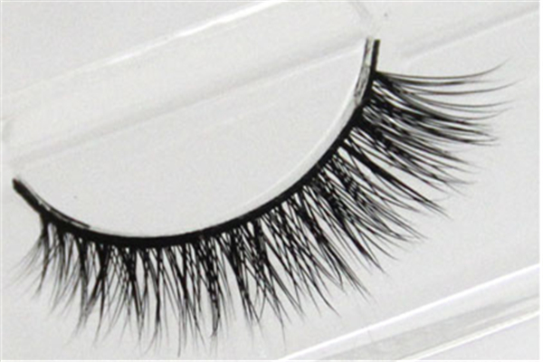 假睫毛會顯眼睛大嗎 假睫毛有什么用 假睫毛會顯眼睛大嗎 假睫毛有什么用