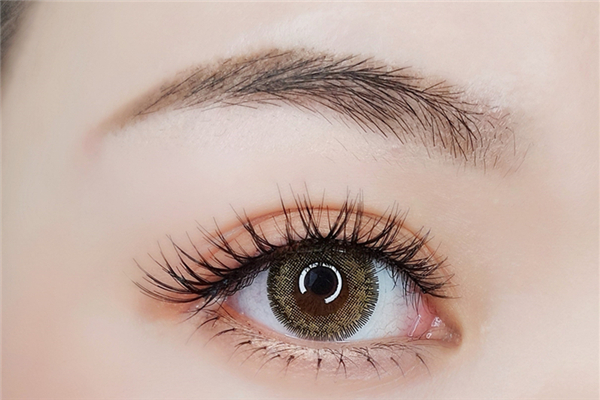 假睫毛貼的好還是磁石的好 假睫毛貼的太翹怎么辦 假睫毛貼的好還是磁石的好 假睫毛貼的太翹怎么辦