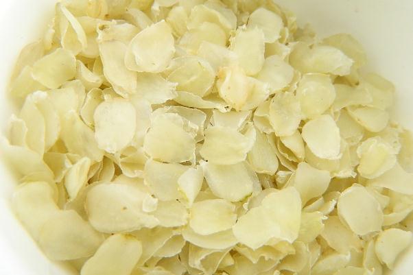 皂角米的顏色是白的好還是黃的好 買皂角米怎么選擇是好的 皂角米的顏色是白的好還是黃的好 買皂角米怎么選擇是好的