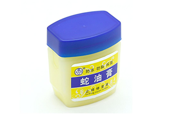 蛇油膏用久了好不好 蛇油膏怎么使用 蛇油膏用久了好不好 蛇油膏怎么使用