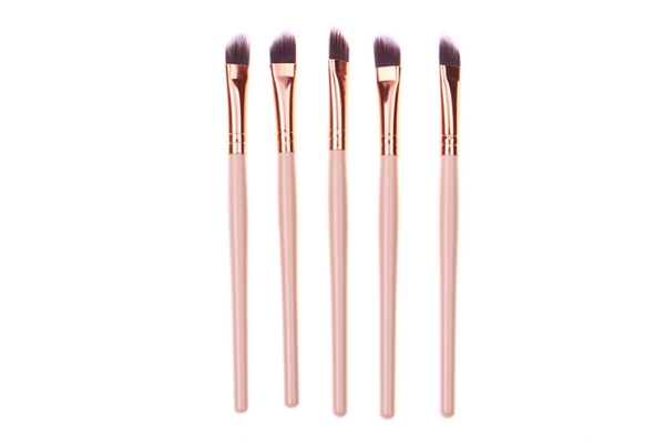 化妝刷炸毛了怎么辦 用化妝刷化妝的好處 化妝刷炸毛了怎么辦 用化妝刷化妝的好處