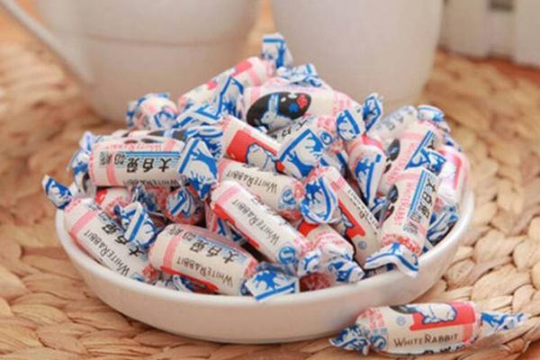 大白兔奶糖一顆多少克 大白兔奶糖一斤大概能有多少顆 大白兔奶糖一顆多少克 大白兔奶糖一斤大概能有多少顆