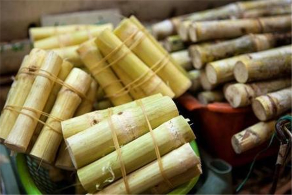 甘蔗有紅斑點(diǎn)還能吃嗎 甘蔗把發(fā)紅的地方切了還能吃嗎 甘蔗有紅斑點(diǎn)還能吃嗎 甘蔗把發(fā)紅的地方切了還能吃嗎