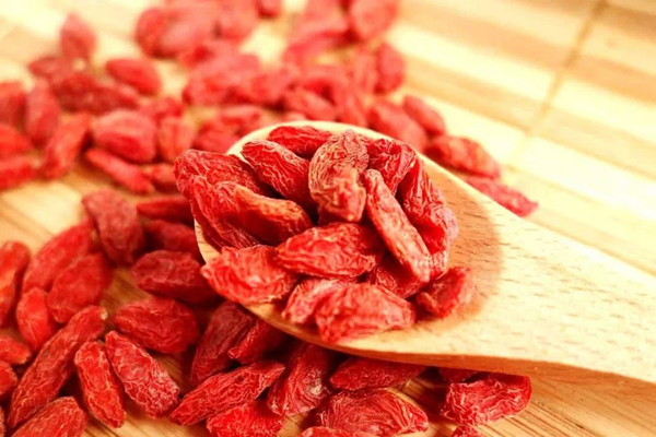 枸杞子泡水能隔夜喝嗎 枸杞子泡水可以減肥嗎 枸杞子泡水能隔夜喝嗎 枸杞子泡水可以減肥嗎