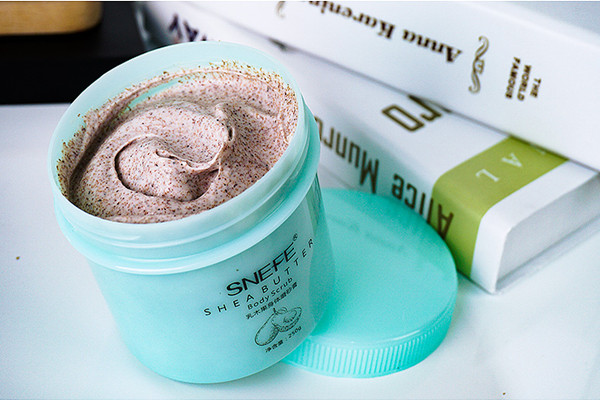 磨砂膏可以用全身嗎 磨砂膏有美白作用嗎 磨砂膏可以用全身嗎 磨砂膏有美白作用嗎