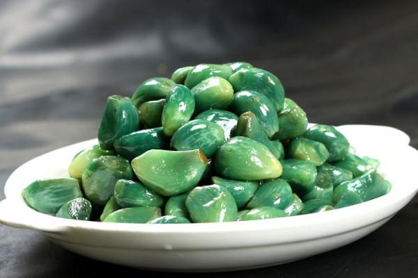 臘八蒜是用白醋還是陳醋 臘八蒜是什么時候開始做 臘八蒜是用白醋還是陳醋 臘八蒜是什么時候開始做