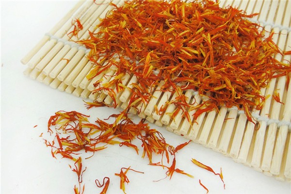 紅花可以泡腳嗎 紅花泡腳禁忌 紅花可以泡腳嗎 紅花泡腳禁忌